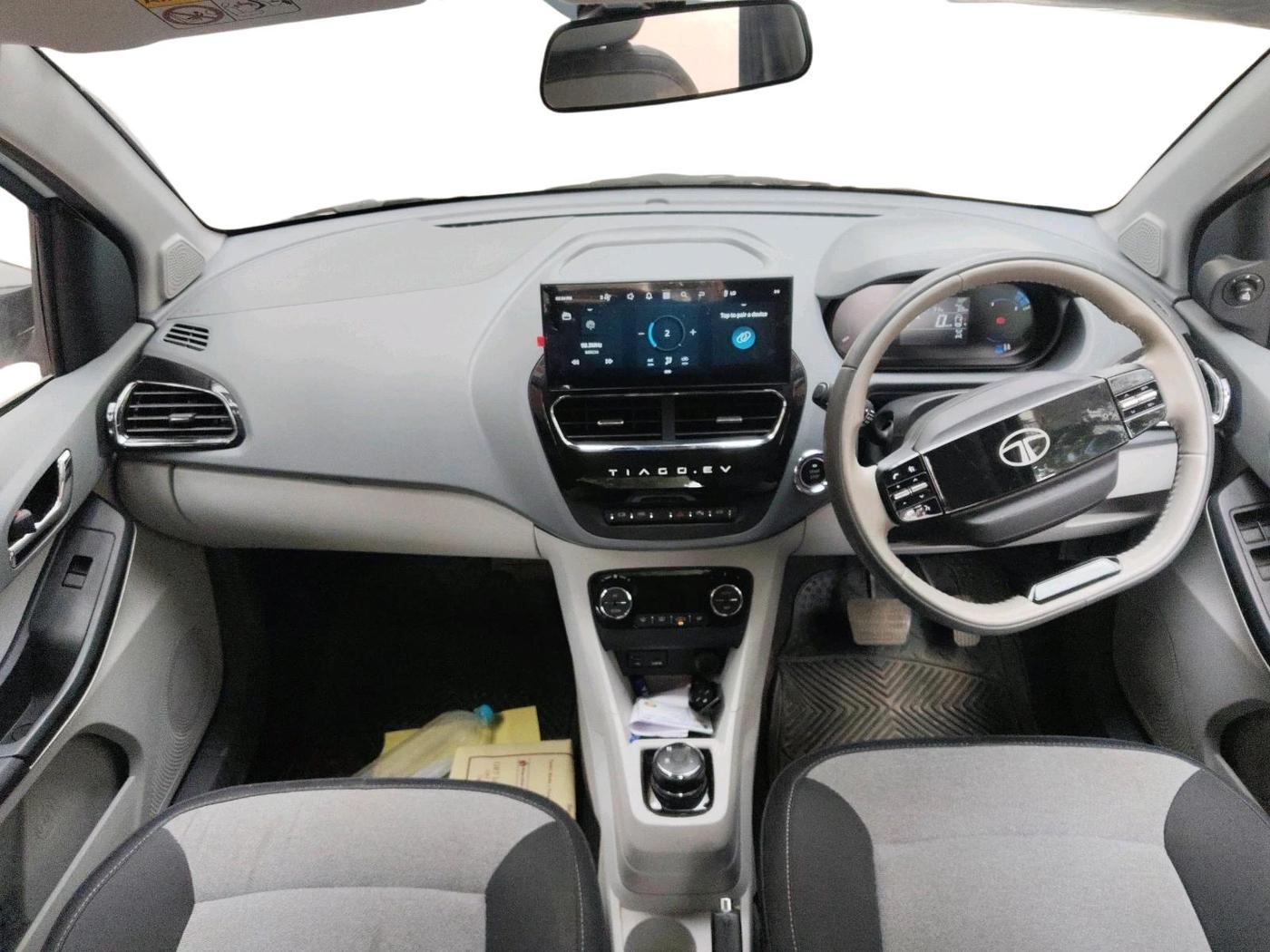 2025 Tata TIAGO EV XZ PLUS TECH LUX LONG RANGE FAST CHARGER, Electric, Automatic, 5,577 km, interior