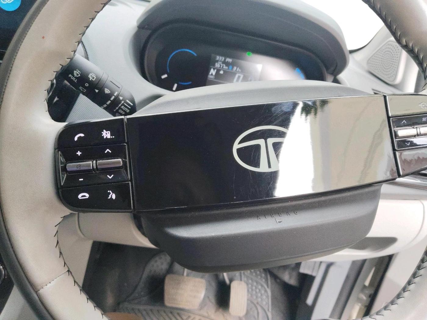 2025 Tata TIAGO EV XZ PLUS TECH LUX LONG RANGE FAST CHARGER, Electric, Automatic, 5,577 km, interior