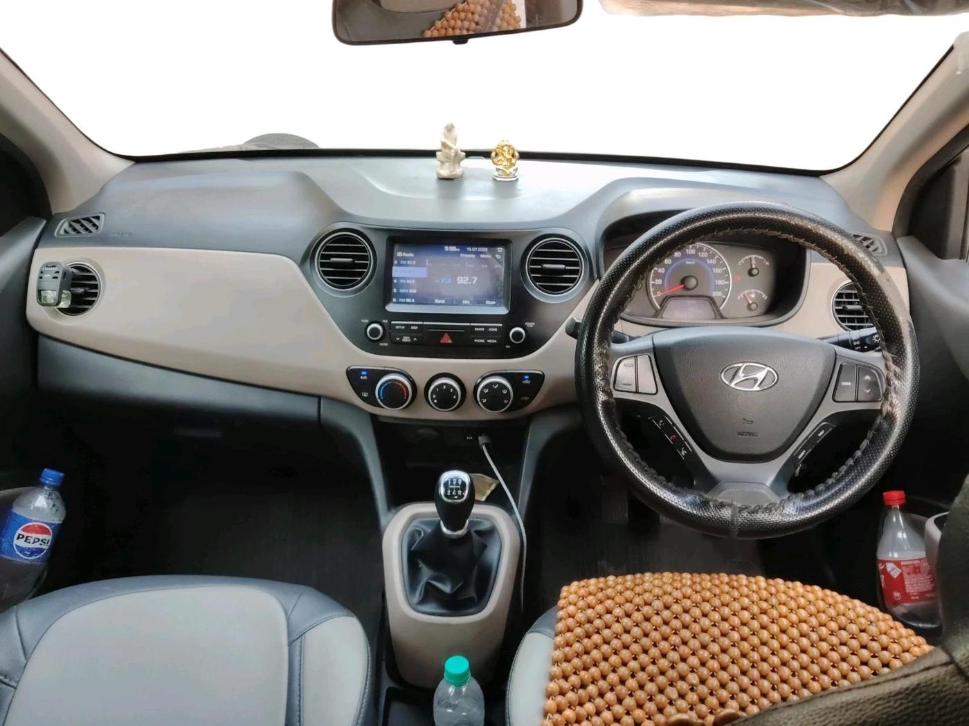2017 Hyundai Grand i10 SPORTZ (O) 1.2 KAPPA VTVT, Petrol, Manual, 72,259 km, interior