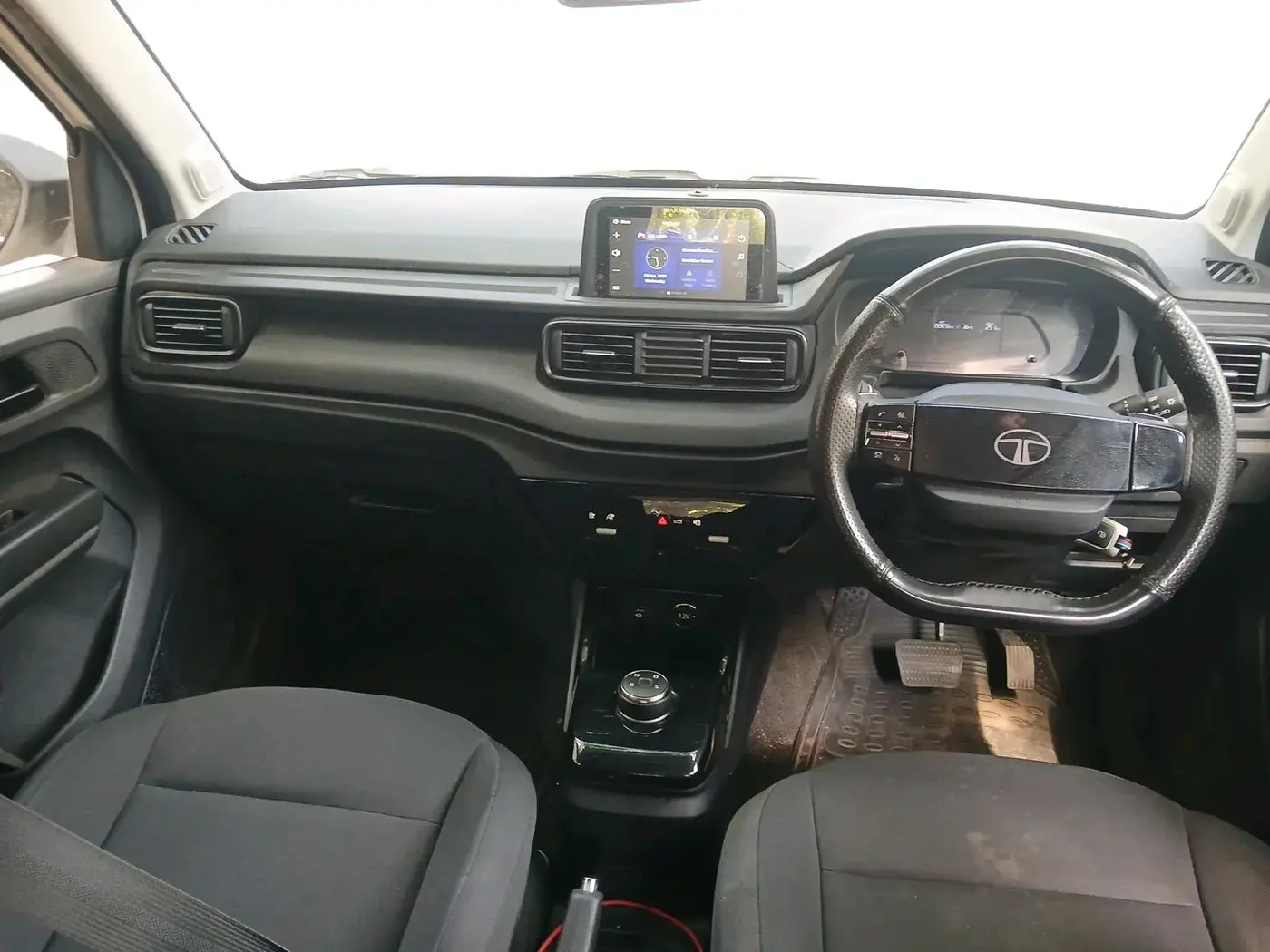 2025 Tata PUNCH EV SMART PLUS 3.3, Electric, Automatic, 15,926 km, interior