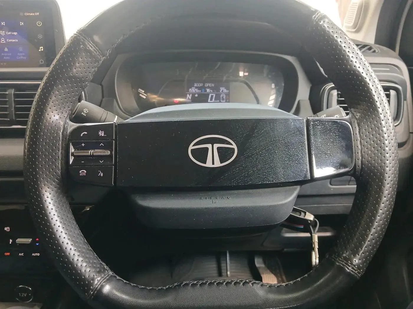 2025 Tata PUNCH EV SMART PLUS 3.3, Electric, Automatic, 15,926 km, interior