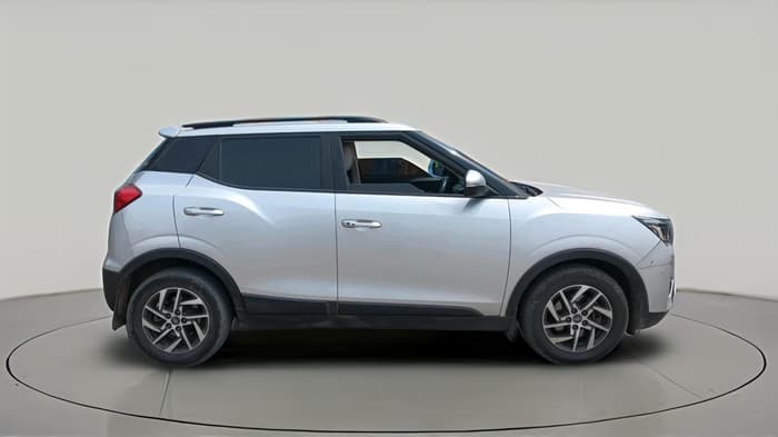 2022 Mahindra XUV300 W8 (O) 1.5 DIESEL, Diesel, Manual, 95,000 km, exterior