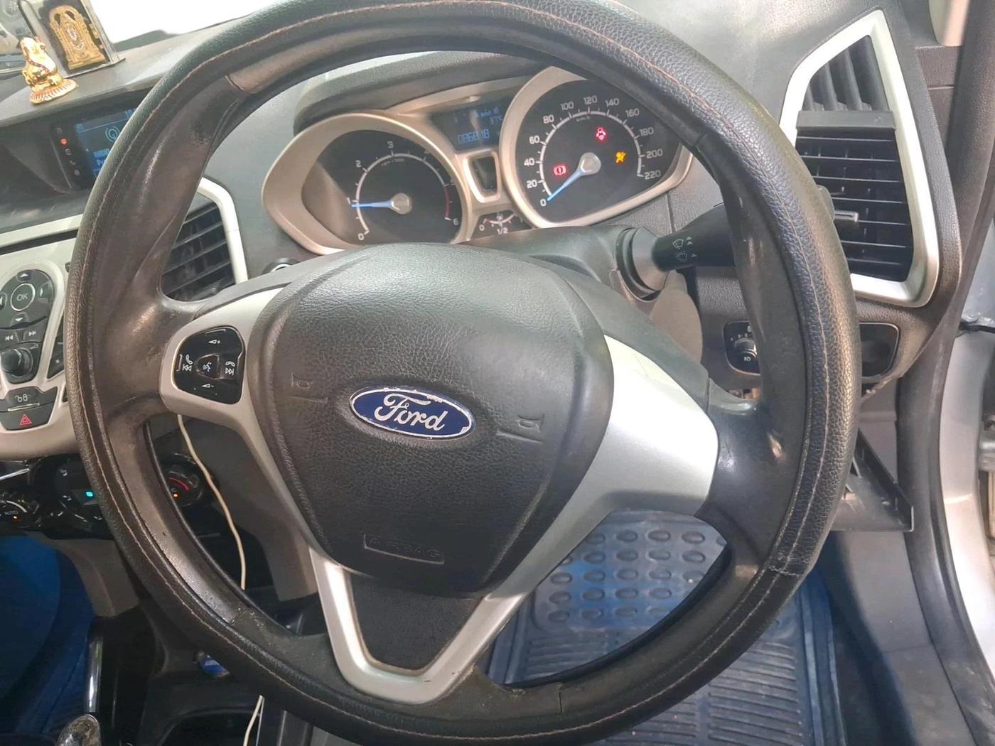 2015 Ford Ecosport TITANIUM 1.5L DIESEL, Diesel, Manual, 86,818 km, interior