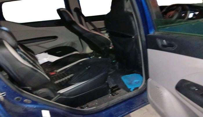 2020 Renault TRIBER RXT AMT, Petrol, Automatic, 13,874 km, interior