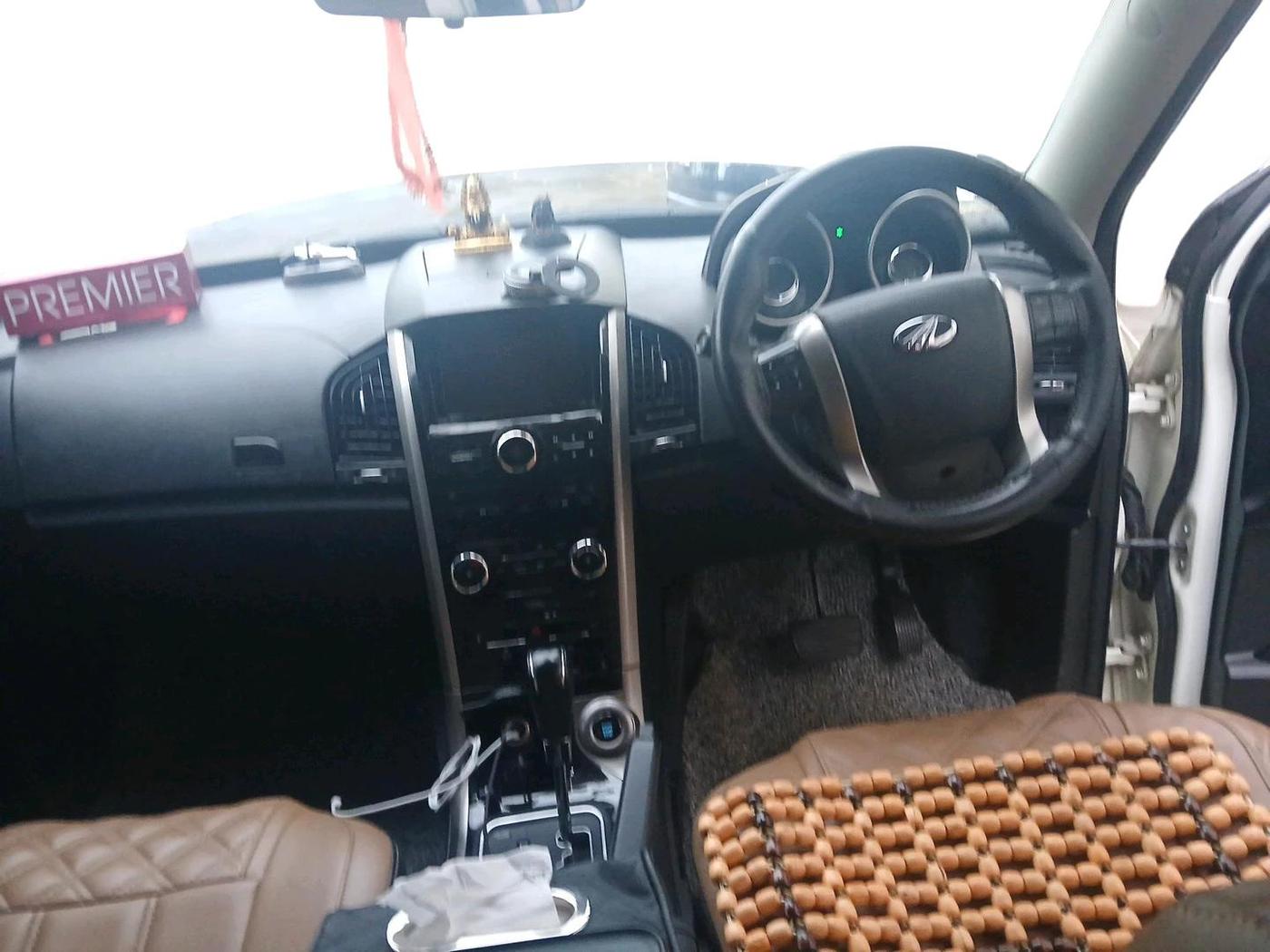 2018 Mahindra XUV500 W7 AT, Diesel, Automatic, 58,384 km, interior