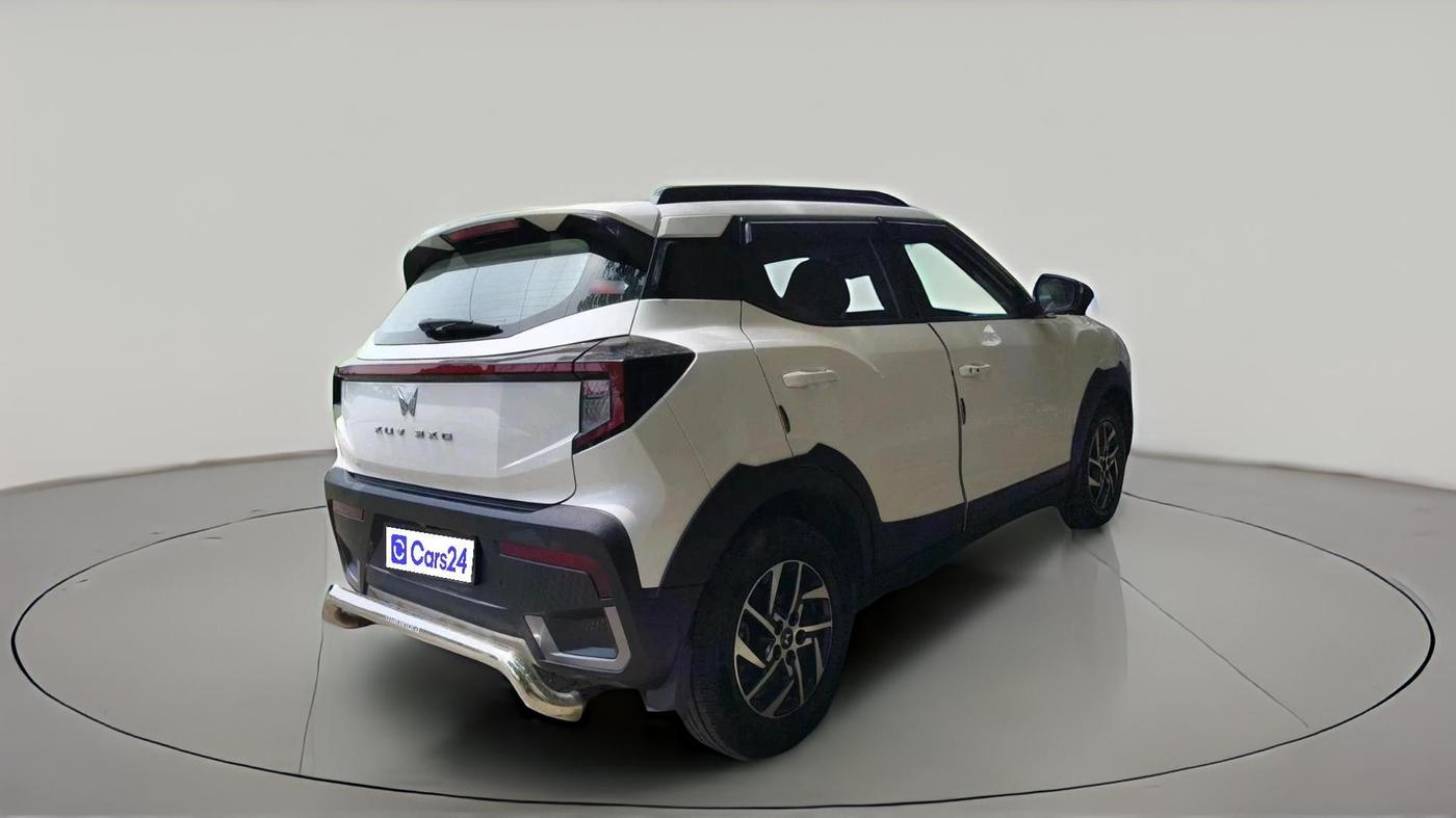 2024 Mahindra XUV 3XO AX5 1.2 L TCMPFi, Petrol, Manual, 7,594 km, exterior