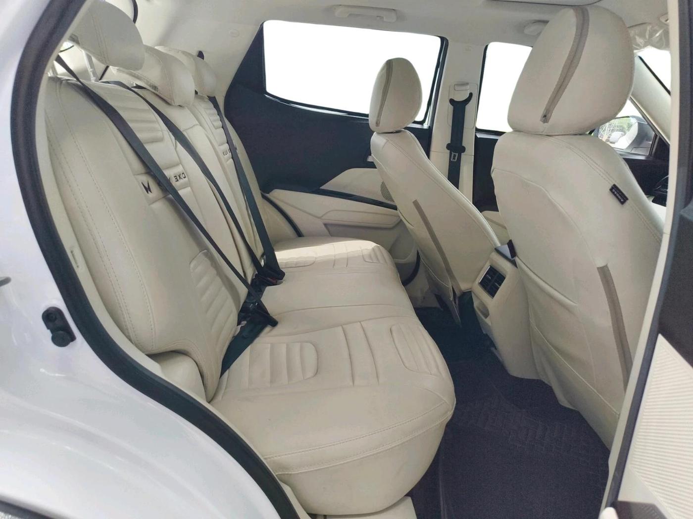 2024 Mahindra XUV 3XO AX5 1.2 L TCMPFi, Petrol, Manual, 7,594 km, interior