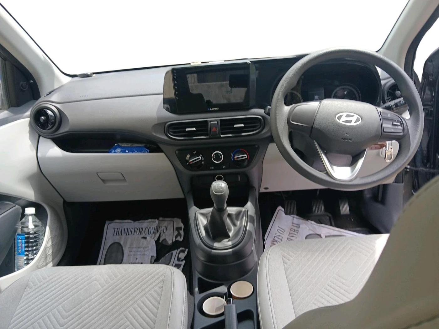 2025 Hyundai GRAND I10 NIOS ERA 1.2 KAPPA VTVT, Petrol, Manual, 5,728 km, interior