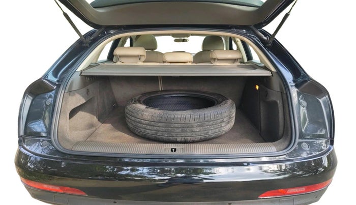 2014 Audi Q3 2.0 TDI, Diesel, Automatic, 1,60,341 km, exterior