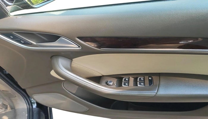 2014 Audi Q3 2.0 TDI, Diesel, Automatic, 1,60,341 km, interior