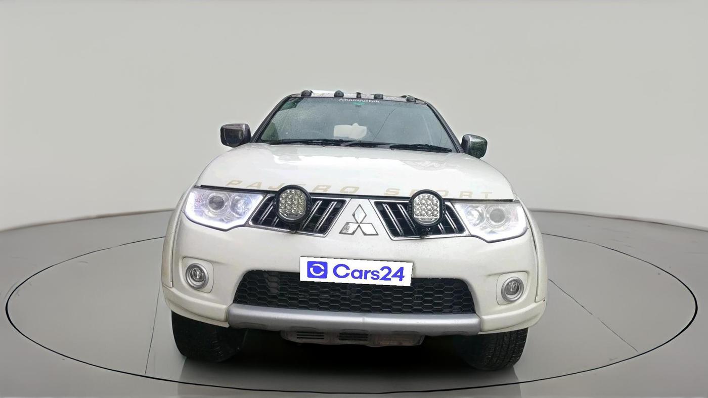 2012 Mitsubishi Pajero Sport 2.5 MT 4X4, Diesel, Manual, 1,29,784 km, exterior