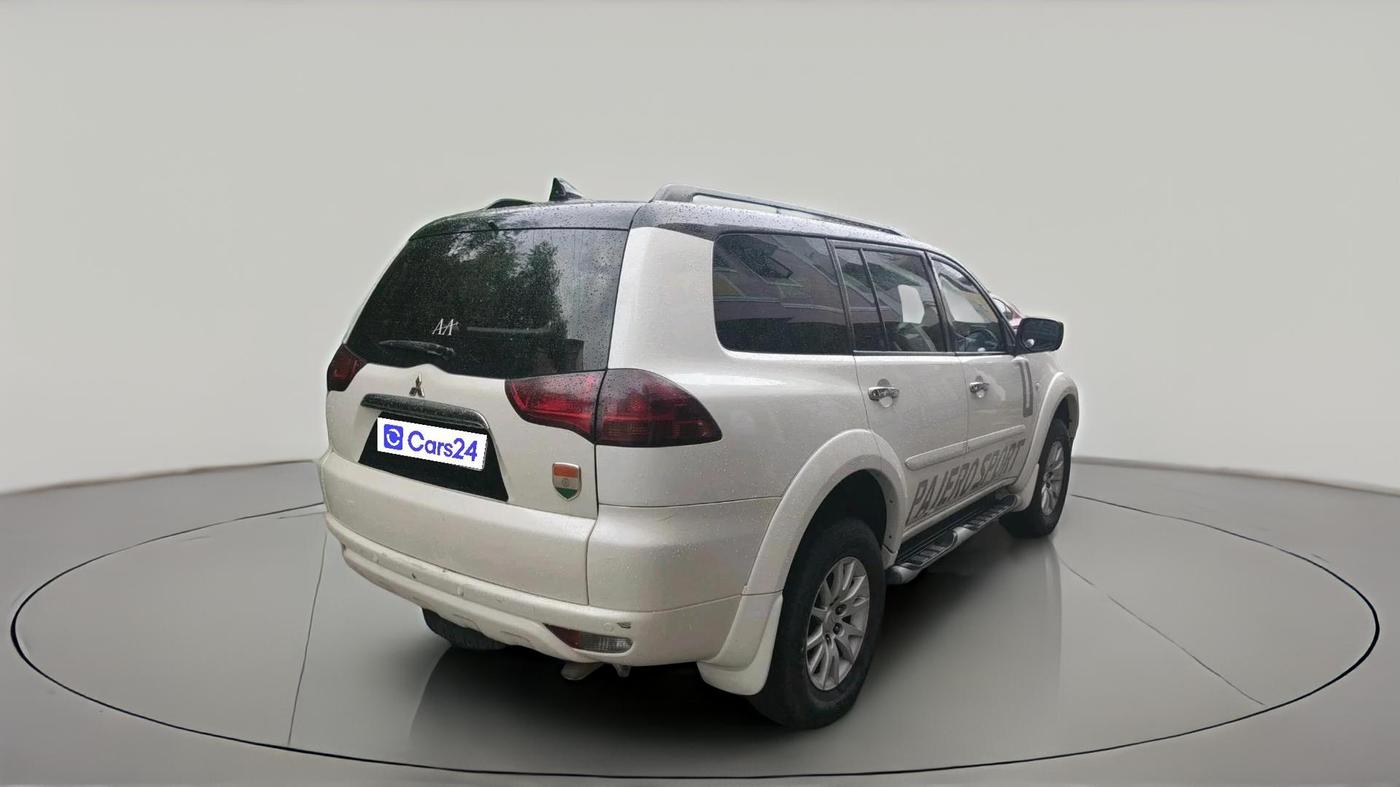 2012 Mitsubishi Pajero Sport 2.5 MT 4X4, Diesel, Manual, 1,29,784 km, exterior