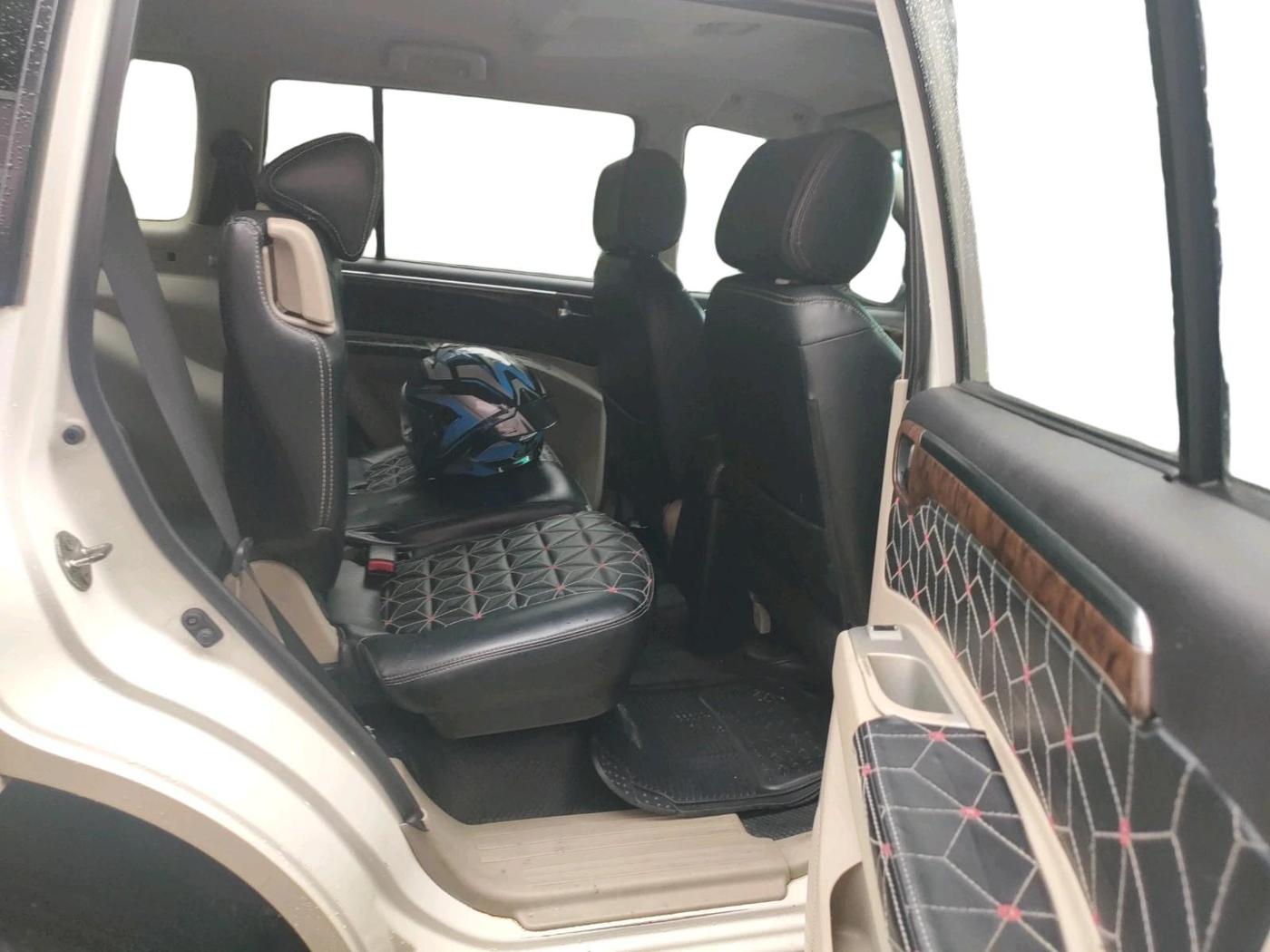 2012 Mitsubishi Pajero Sport 2.5 MT 4X4, Diesel, Manual, 1,29,784 km, interior