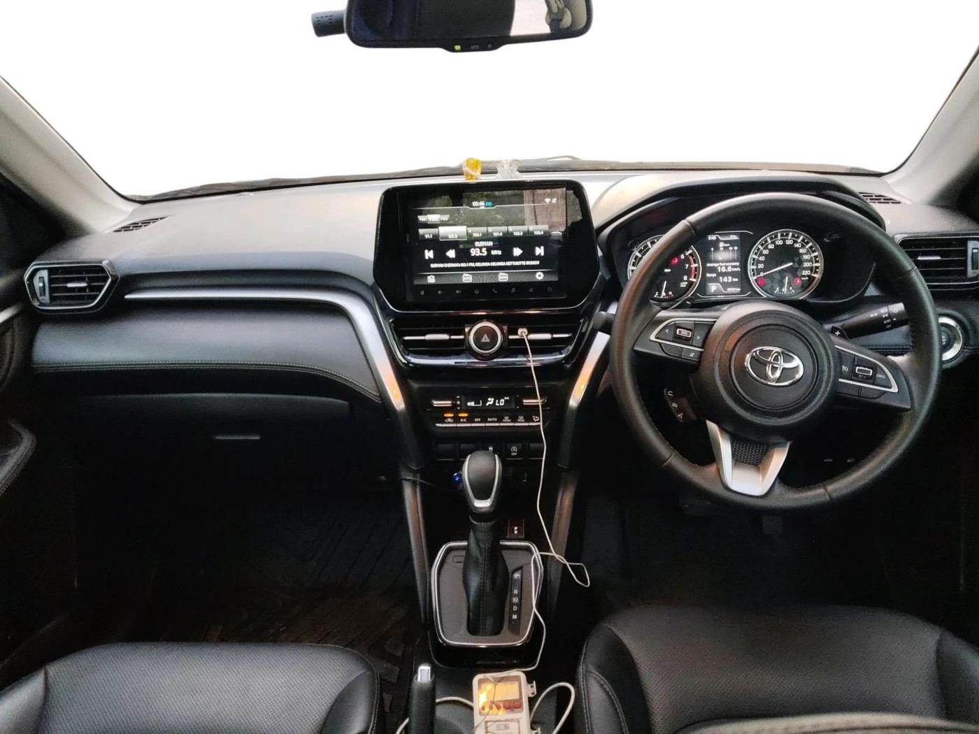 2023 Toyota URBAN CRUISER HYRYDER V AT NEO DRIVE, Petrol, Automatic, 13,523 km, interior