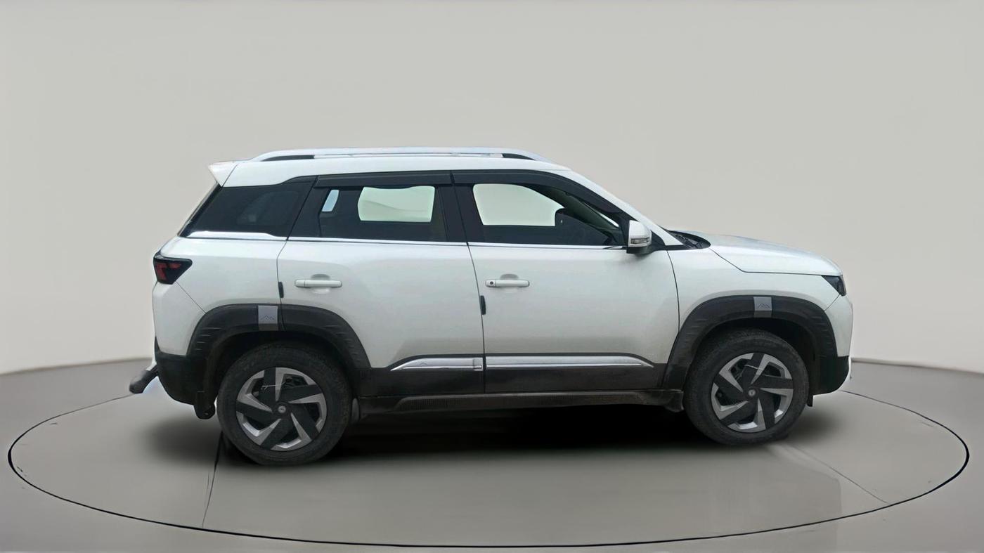 2024 Maruti BREZZA LXI S- CNG, CNG, Manual, 30,427 km, exterior