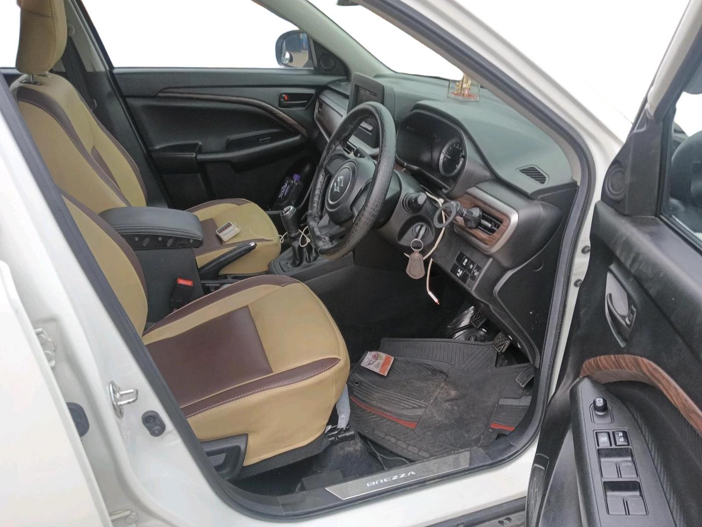2024 Maruti BREZZA LXI S- CNG, CNG, Manual, 30,427 km, interior