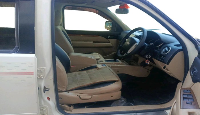 2009 Ford Endeavour 3.0L 4X4 AT, Diesel, Automatic, 1,73,383 km, interior