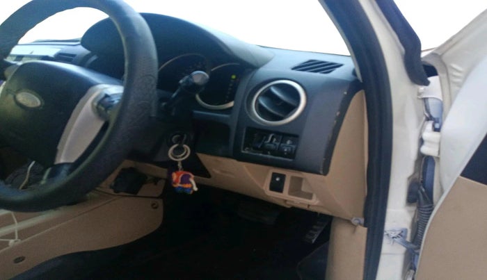 2009 Ford Endeavour 3.0L 4X4 AT, Diesel, Automatic, 1,73,383 km, interior