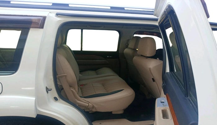 2009 Ford Endeavour 3.0L 4X4 AT, Diesel, Automatic, 1,73,383 km, interior