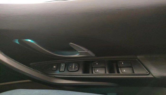 2015 Mahindra XUV500 W6, Diesel, Manual, 92,873 km, interior