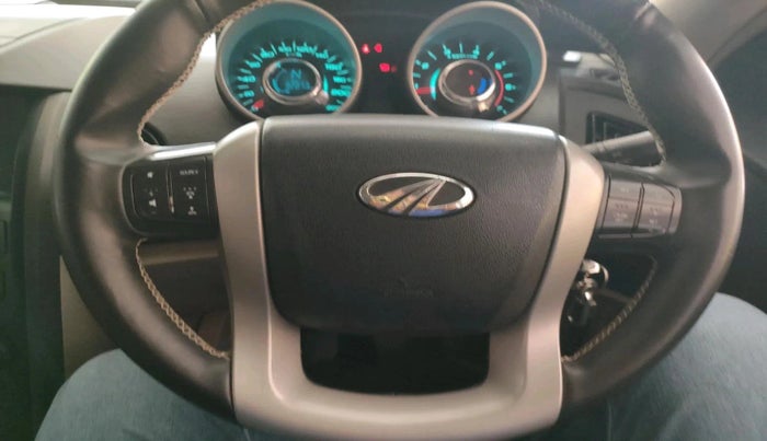 2015 Mahindra XUV500 W6, Diesel, Manual, 92,873 km, interior