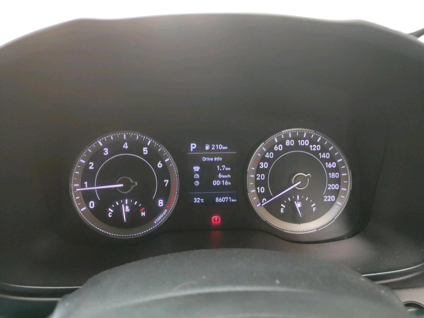 2021 Hyundai VENUE SX PLUS 1.0 TURBO DCT, Petrol, Automatic, 86,071 km, interior