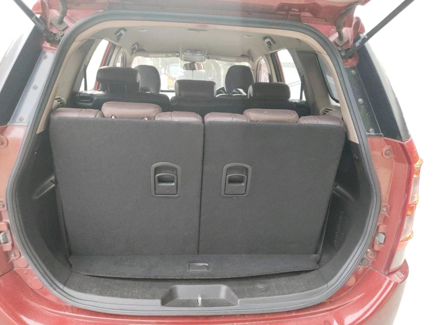 2013 Mahindra XUV500 W8, Diesel, Manual, 1,99,216 km, exterior