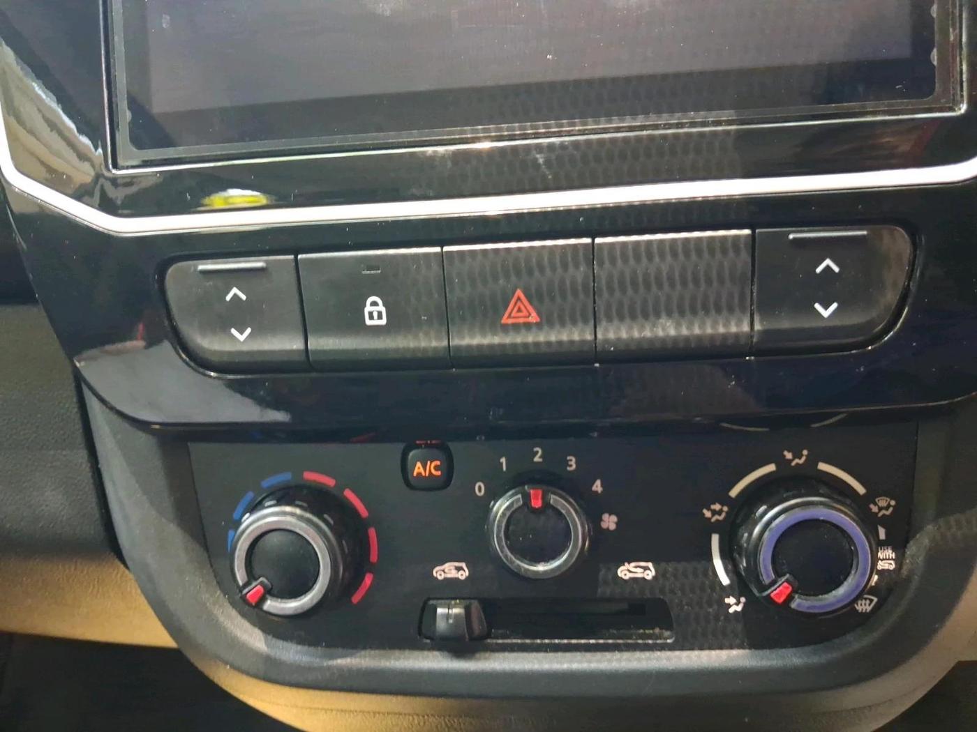 2024 Renault Kwid CLIMBER AMT 1.0, Petrol, Automatic, 9,135 km, interior