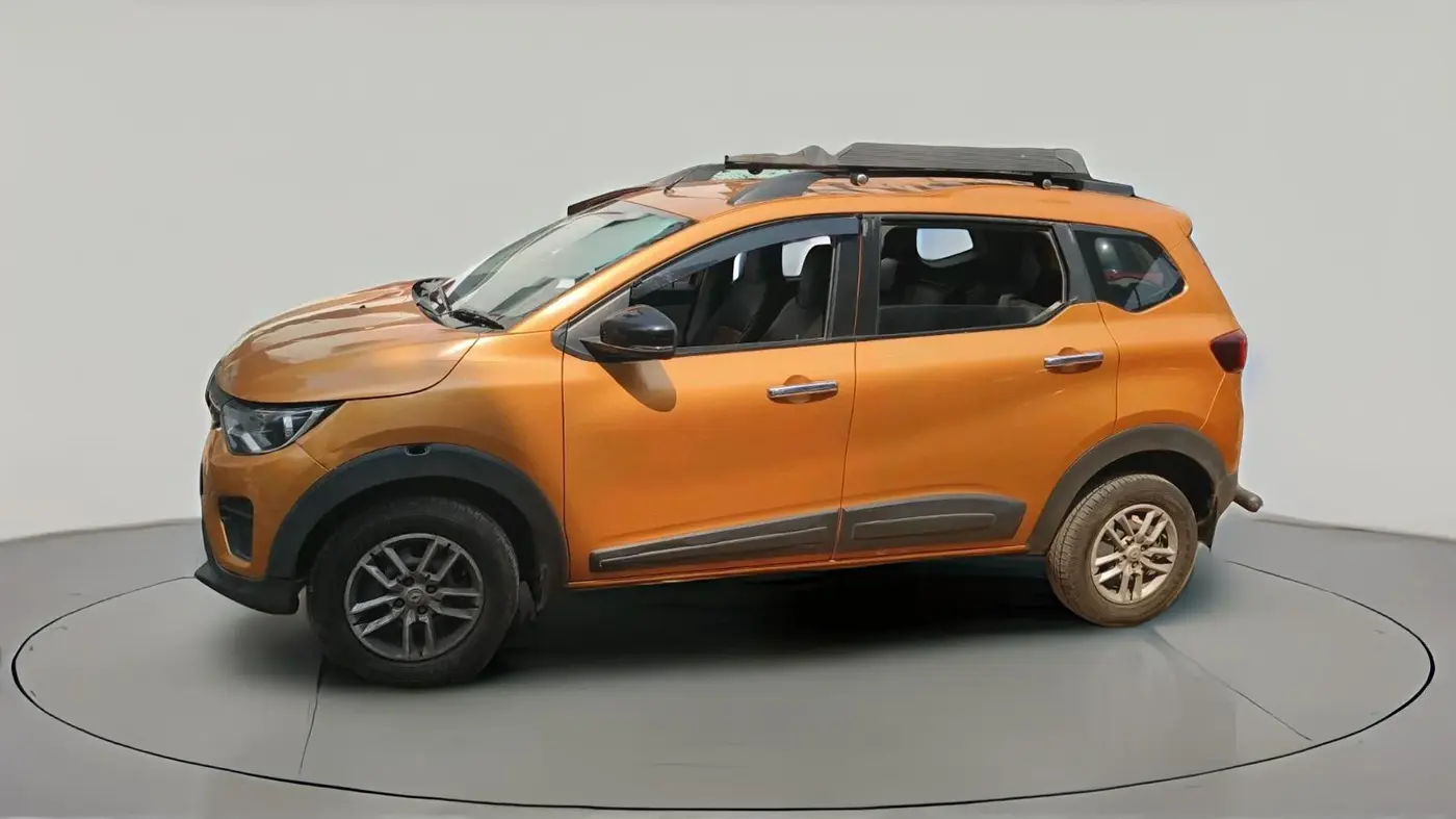 2023 Renault TRIBER RXT, Petrol, Manual, 57,760 km, exterior