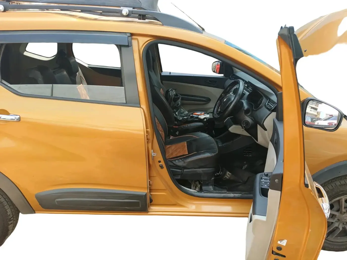 2023 Renault TRIBER RXT, Petrol, Manual, 57,760 km, interior