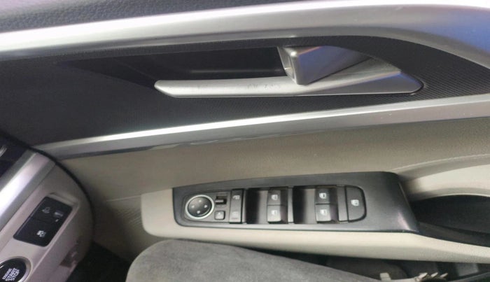 2022 KIA CARENS PRESTIGE PLUS 1.4 PETROL 7 STR, Petrol, Manual, 53,575 km, interior