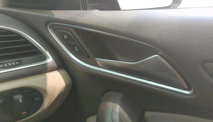 2014 Audi Q3 2.0 TDI QUATTRO, Diesel, Automatic, 76,129 km, interior