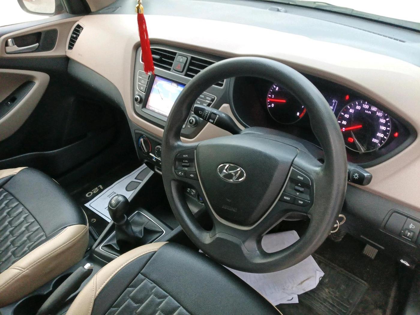 2019 Hyundai Elite i20 SPORTZ PLUS 1.2, Petrol, Manual, 25,066 km, interior