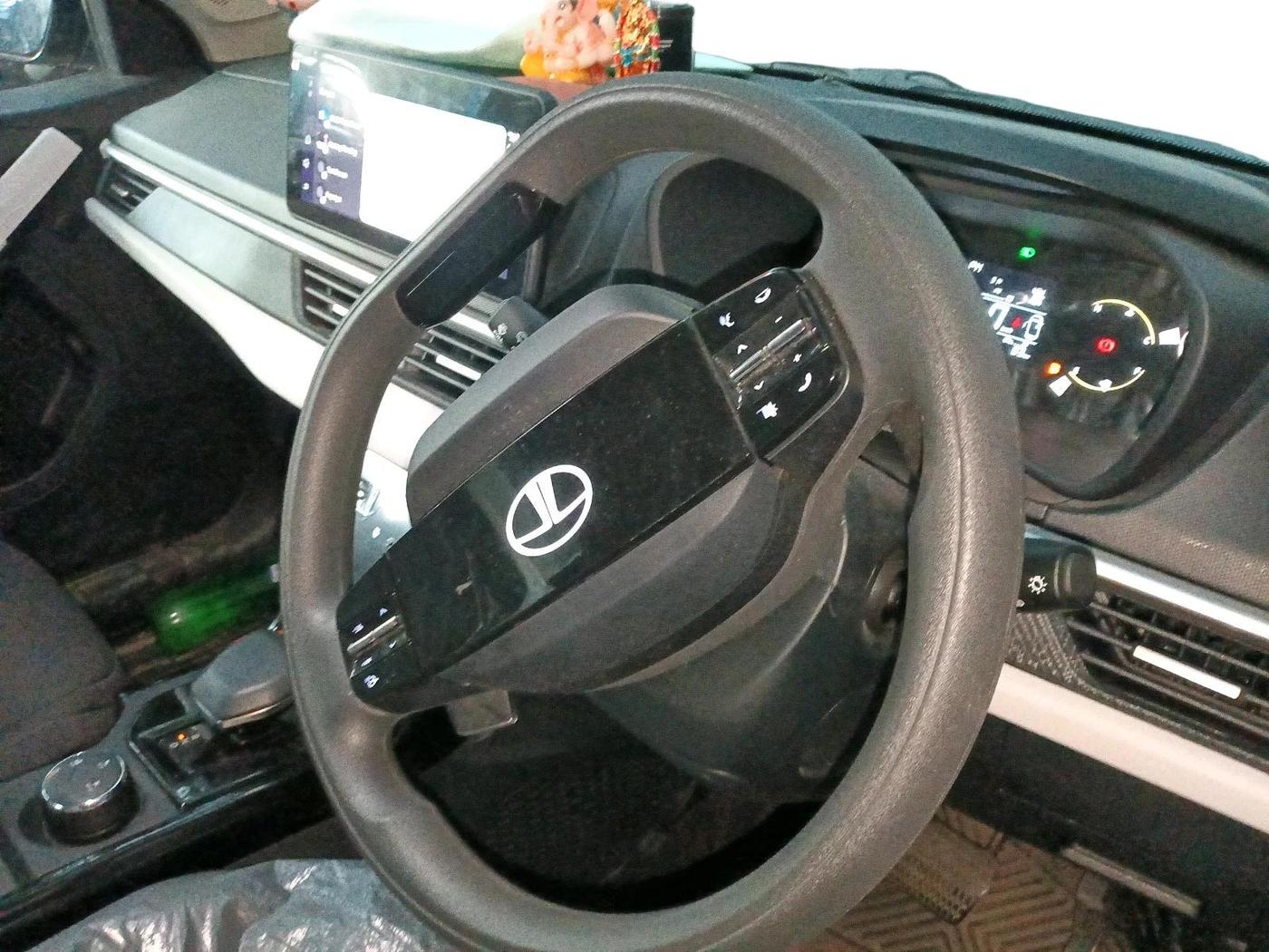 2025 Tata NEXON CREATIVE  AMT 1.2 PETROL, Petrol, Automatic, 9,800 km, interior