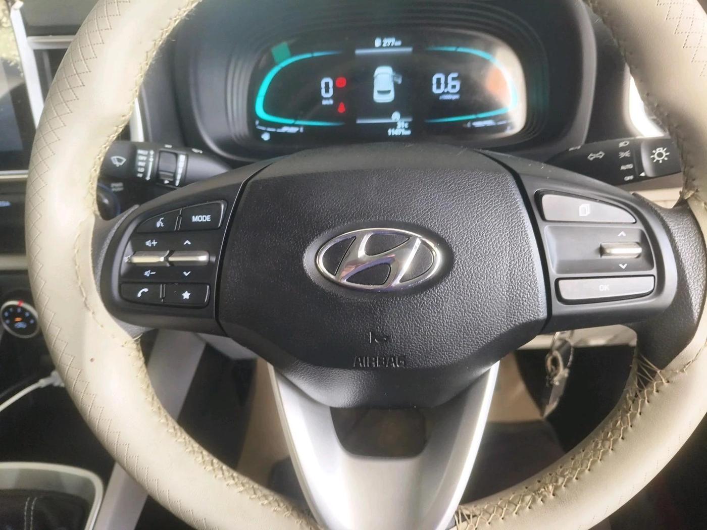 2023 Hyundai VENUE S 1.2, Petrol, Manual, 11,471 km, interior