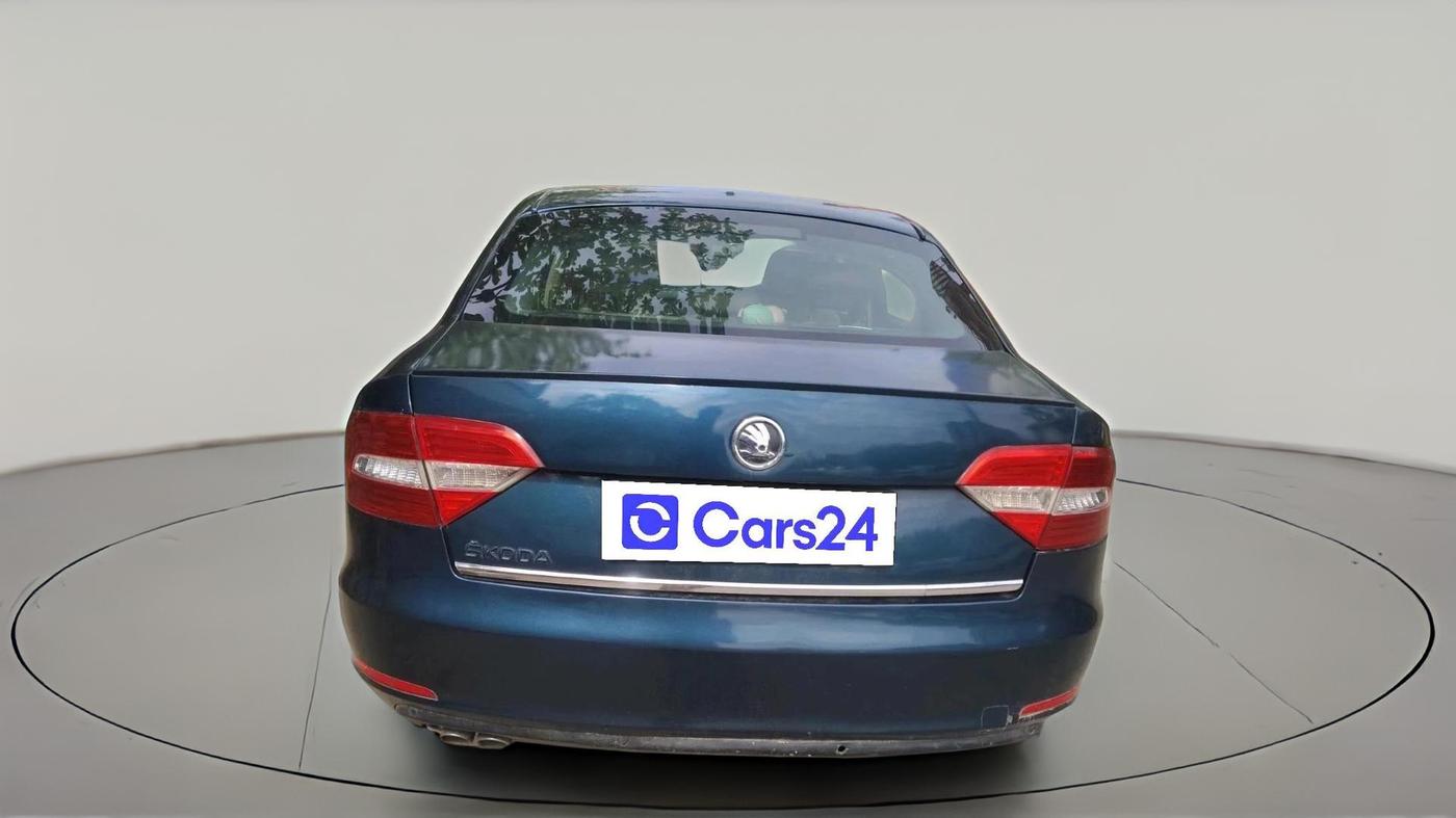 2015 Skoda Superb AMBITION 2.0 TDI CR AT, Diesel, Automatic, 1,44,125 km, exterior