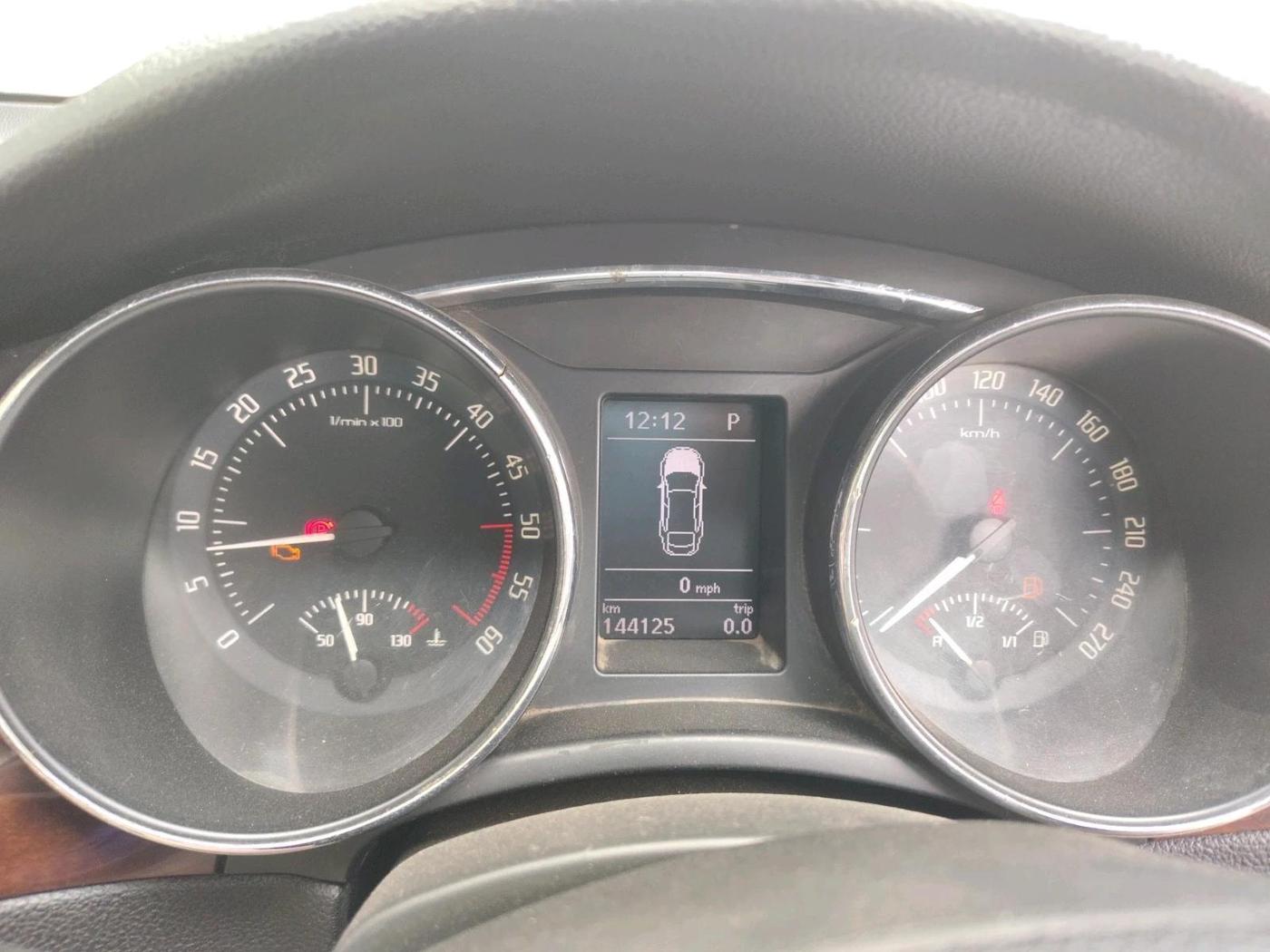 2015 Skoda Superb AMBITION 2.0 TDI CR AT, Diesel, Automatic, 1,44,125 km, interior