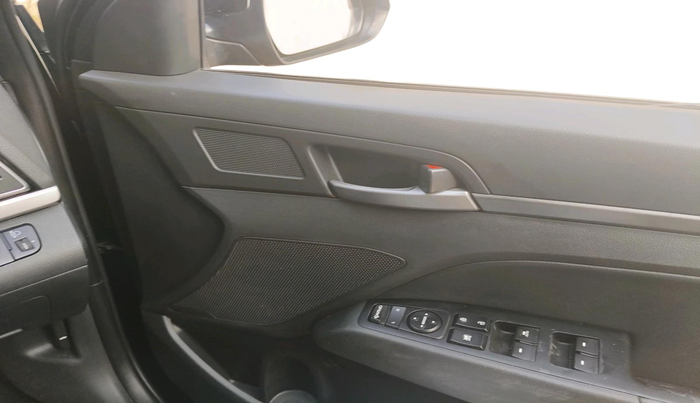 2017 Hyundai New Elantra 2.0 SX(O) AT PETROL, Petrol, Automatic, 52,157 km, interior