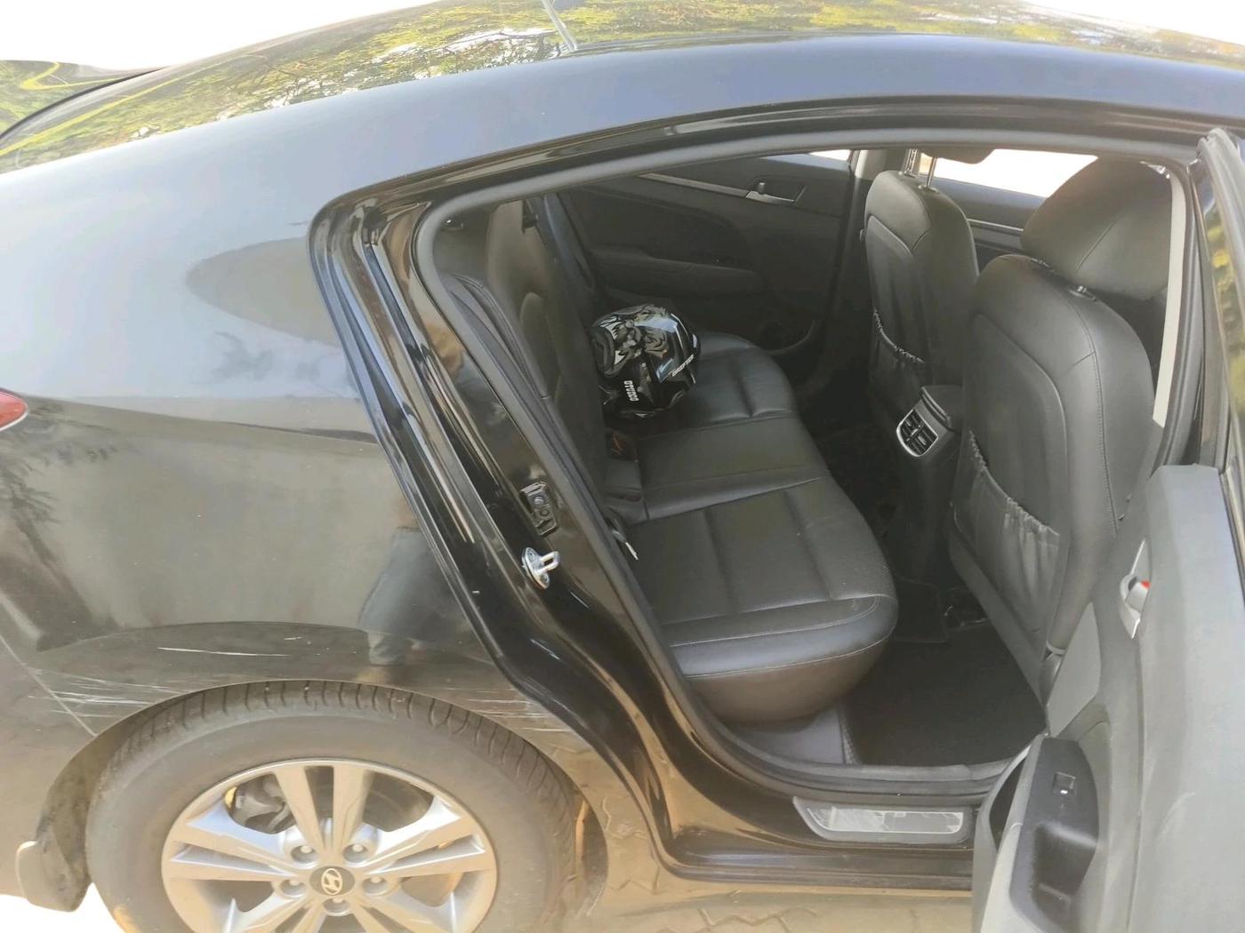 2017 Hyundai New Elantra 2.0 SX(O) AT PETROL, Petrol, Automatic, 52,157 km, interior