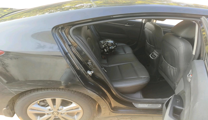 2017 Hyundai New Elantra 2.0 SX(O) AT PETROL, Petrol, Automatic, 52,157 km, interior
