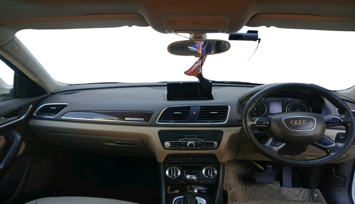 2013 Audi Q3 2.0 TDI QUATTRO, Diesel, Automatic, 1,00,427 km, interior