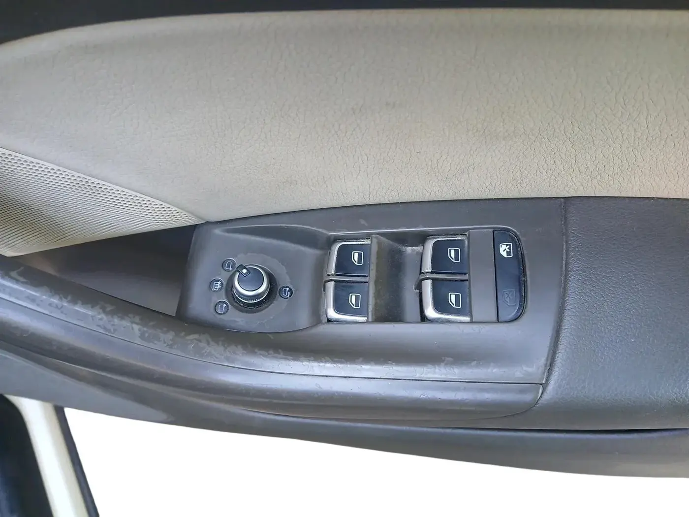 2013 Audi Q3 2.0 TDI QUATTRO, Diesel, Automatic, 1,00,427 km, interior