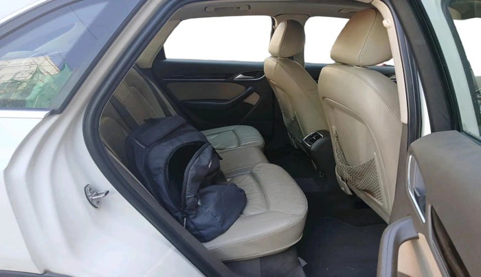 2013 Audi Q3 2.0 TDI QUATTRO, Diesel, Automatic, 1,00,427 km, interior