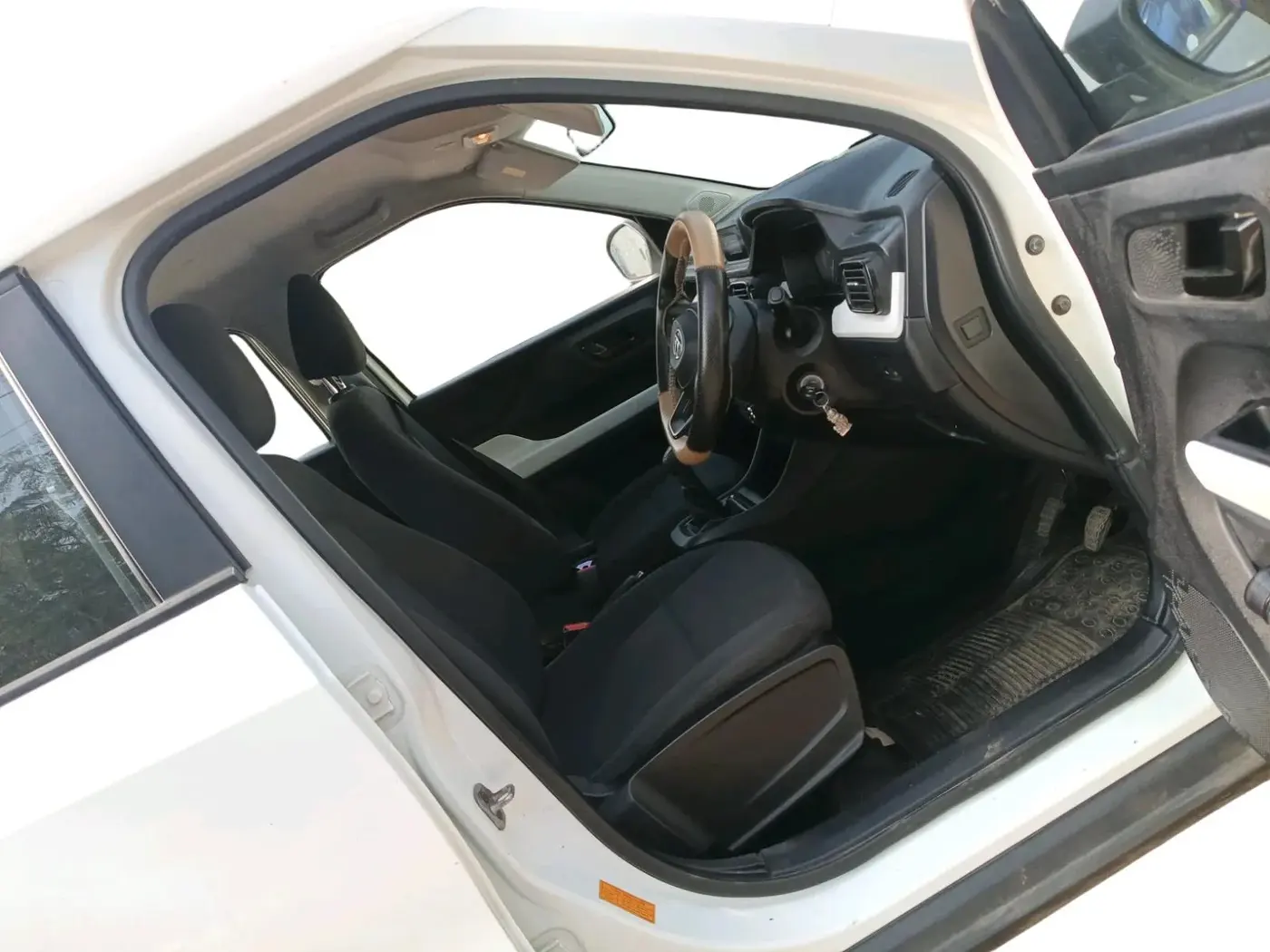 2021 Tata PUNCH PURE MT, Petrol, Manual, 31,978 km, interior