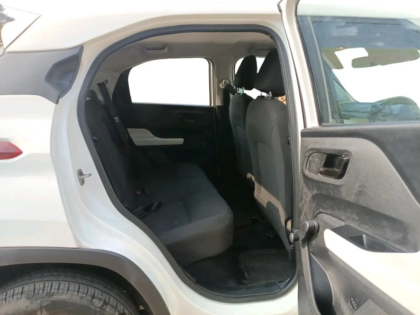2021 Tata PUNCH PURE MT, Petrol, Manual, 31,978 km, interior