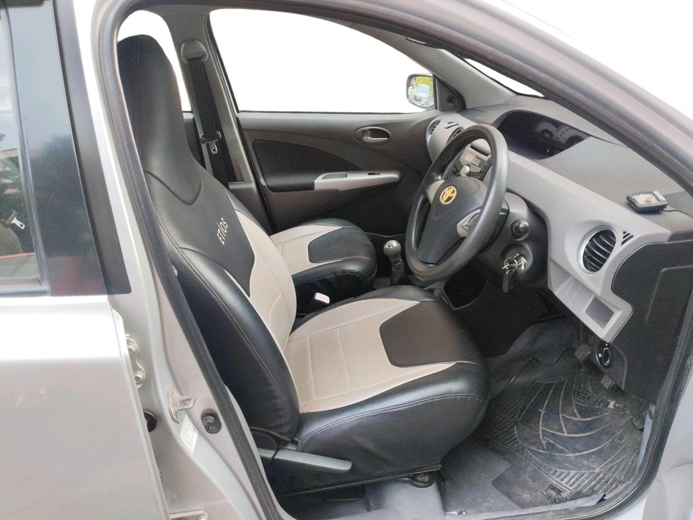 2011 Toyota Etios V, Petrol, Manual, 48,938 km, interior