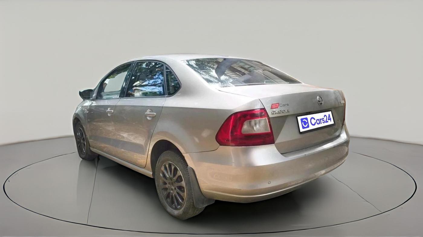 2015 Skoda Rapid 1.5 TDI CR ELEGANCE AT, Diesel, Automatic, 1,90,120 km, exterior