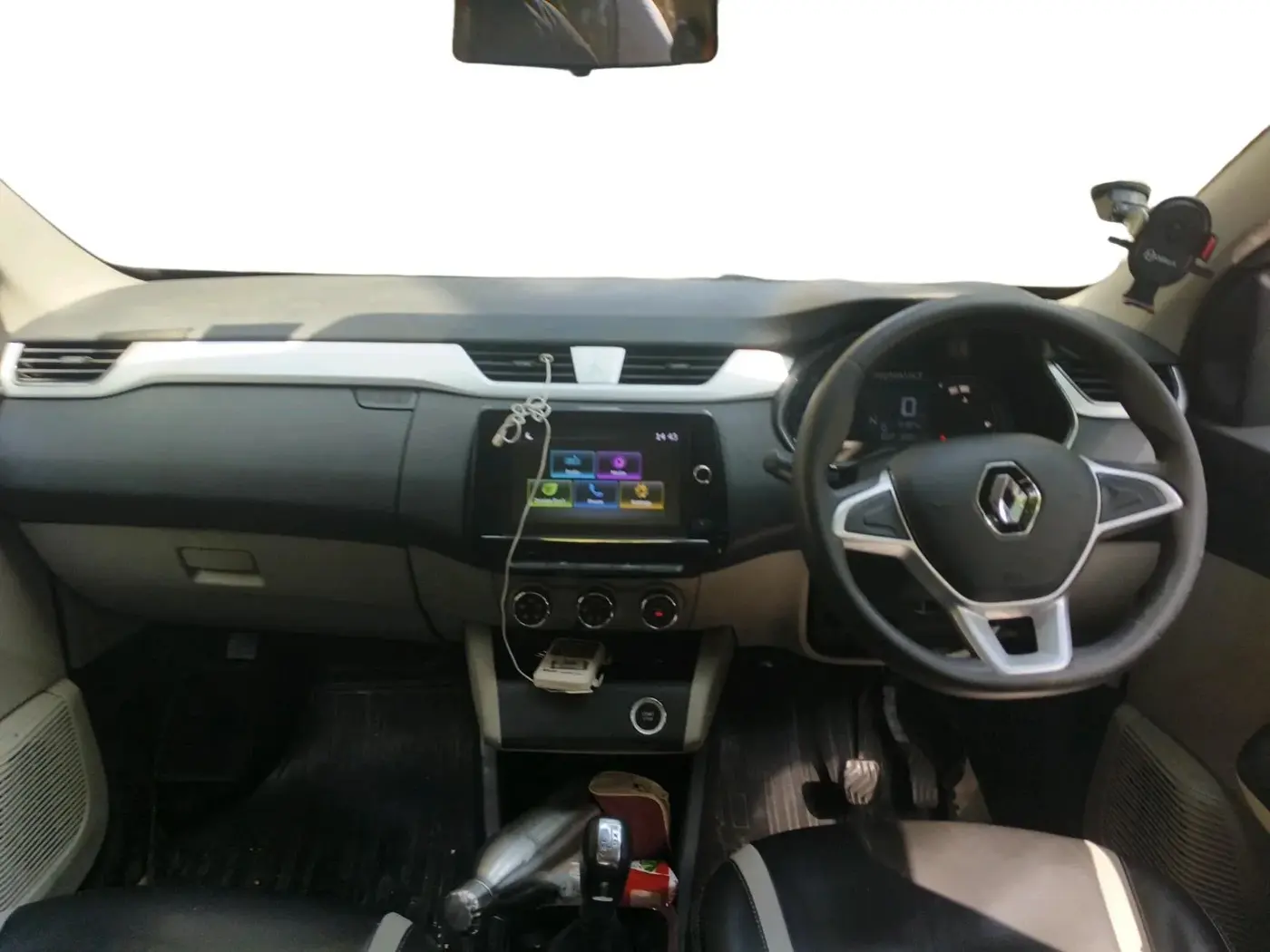 2020 Renault TRIBER RXZ AMT, Petrol, Automatic, 72,387 km, interior