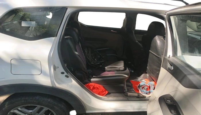 2020 Renault TRIBER RXZ AMT, Petrol, Automatic, 72,387 km, interior