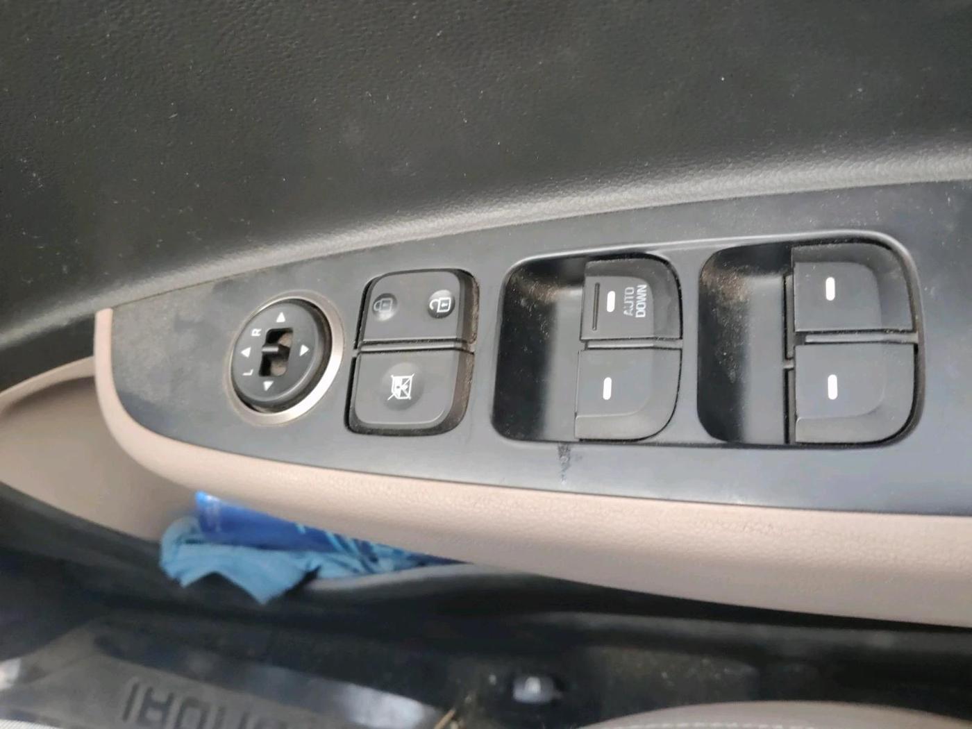 2018 Hyundai Grand i10 MAGNA AT 1.2 KAPPA VTVT, Petrol, Automatic, 27,491 km, interior